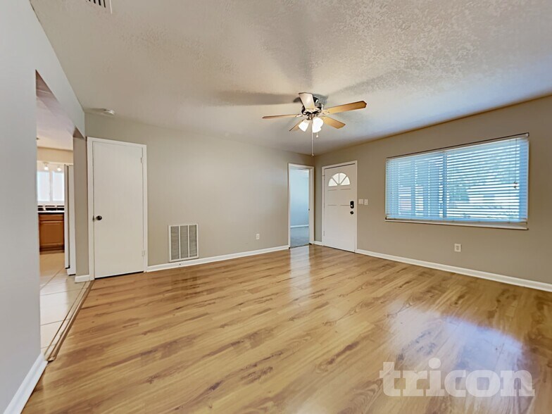 Building Photo - 12293 103rd St N