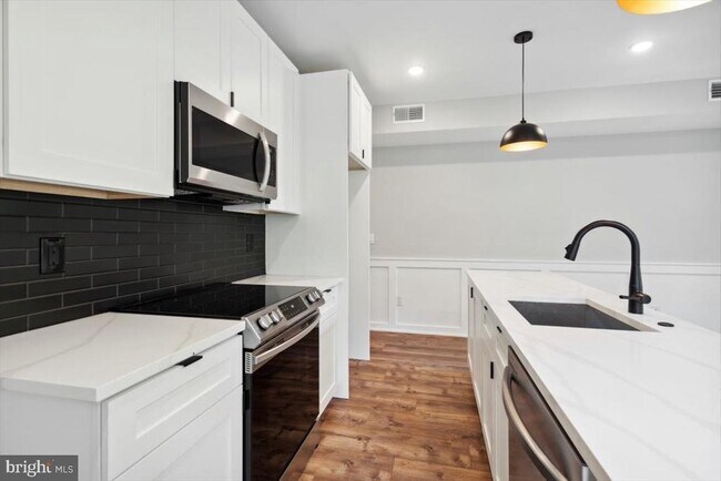 Building Photo - 3519 Hamilton St