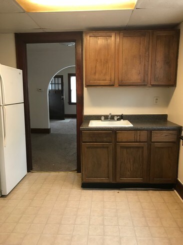 Building Photo - 812 W Mac Queen Ave