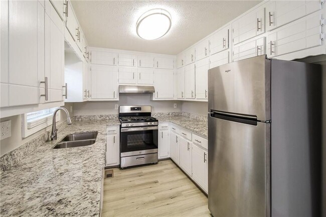 Building Photo - 2314 Tapanzee Ln