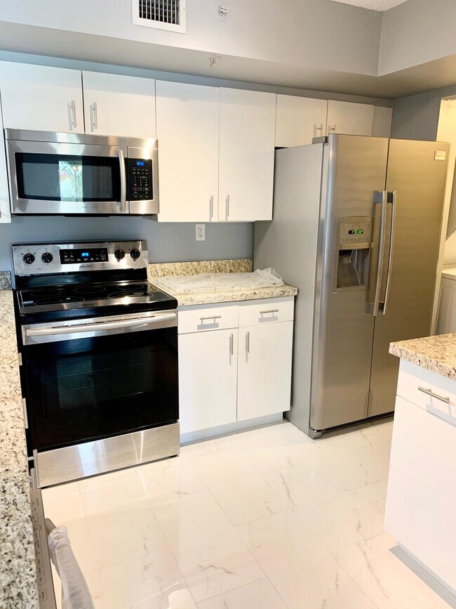 Building Photo - 2600 S University Dr