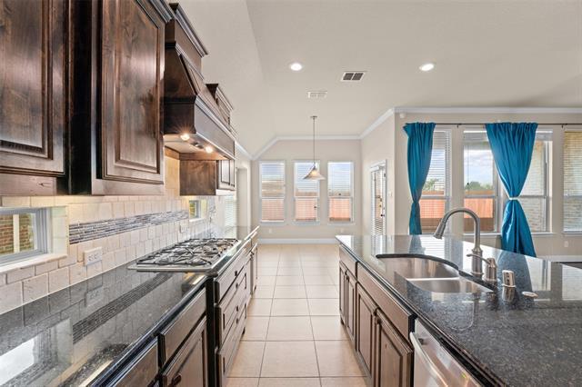 Building Photo - 600 Fishback Cir