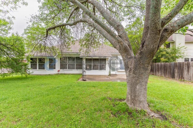 Building Photo - 1215 Timber Bend Dr