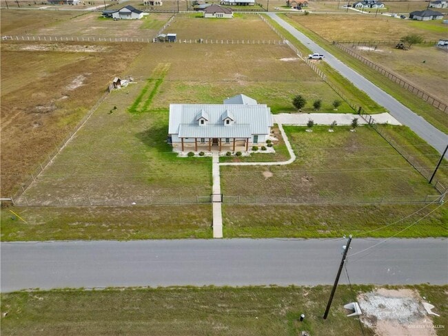 Building Photo - 10 N J Hernandez St