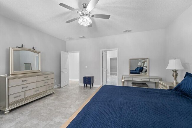 Building Photo - 2992 Evita St
