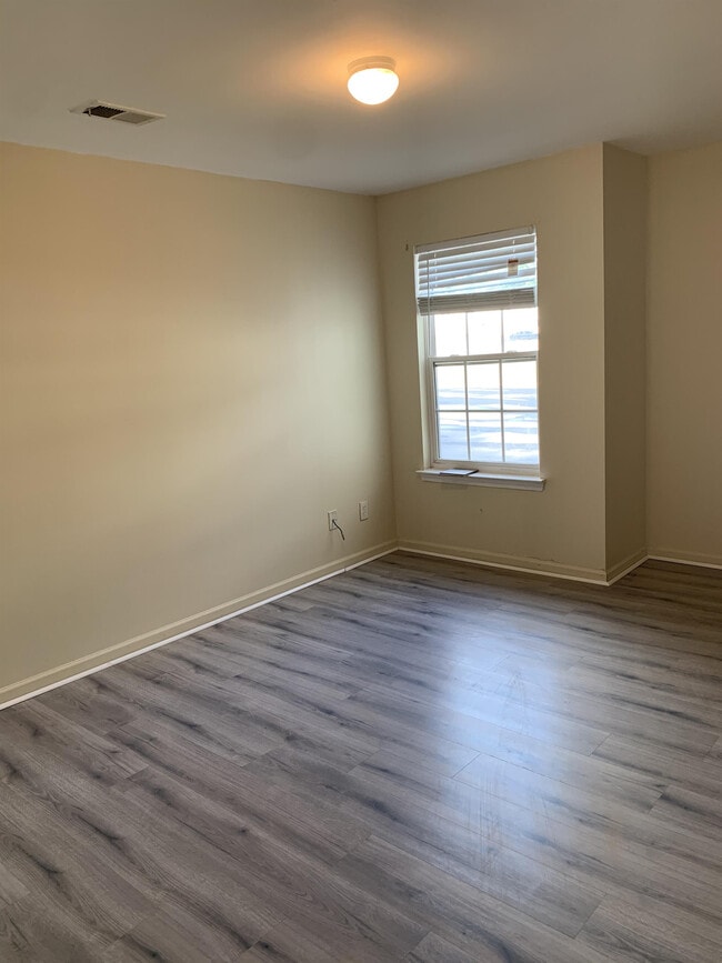 Building Photo - 5185 Hanover St