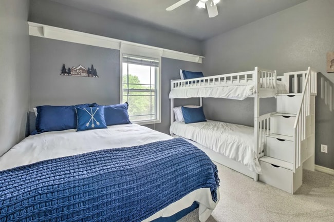 Building Photo - 3 Hoyer Ln