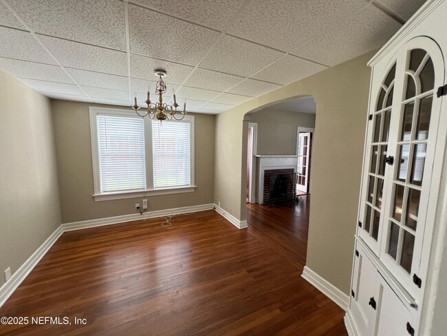 Building Photo - 1046 Riviera St