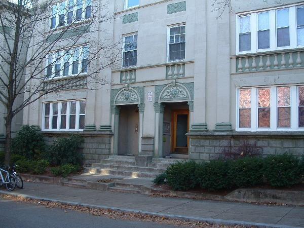 Building Photo - 3 bedroom in Brookline MA 02446