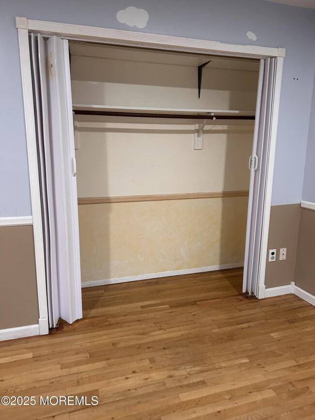 Building Photo - 823 Bowman Rd