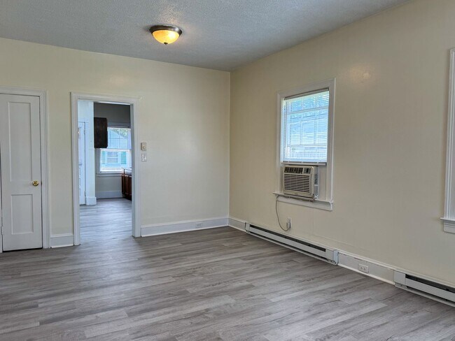 Building Photo - 2300 Danville St