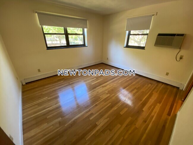 Building Photo - 276 Grove St