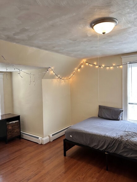 Bedroom - 44 Dover St