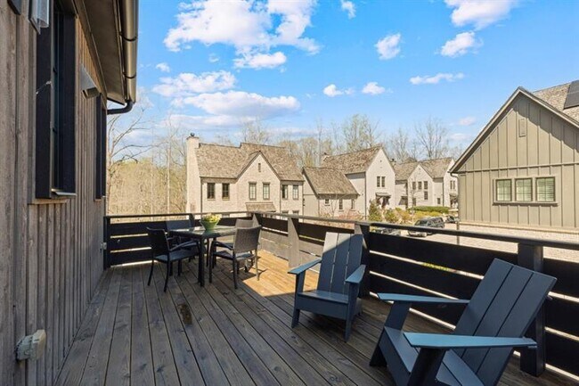 Building Photo - 304 Mado Ln