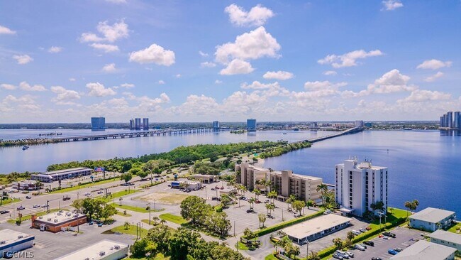 Building Photo - 3344 N Key Dr