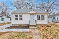 Building Photo - Updated 2 Bed, 1 Bath