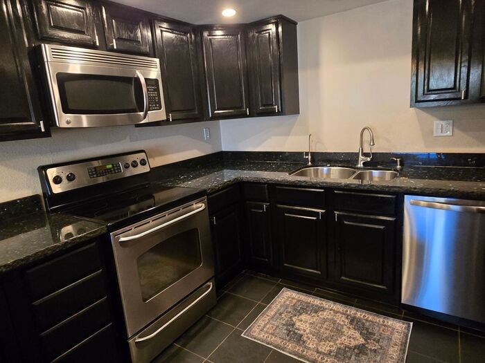 Building Photo - 8422 N Central Ave