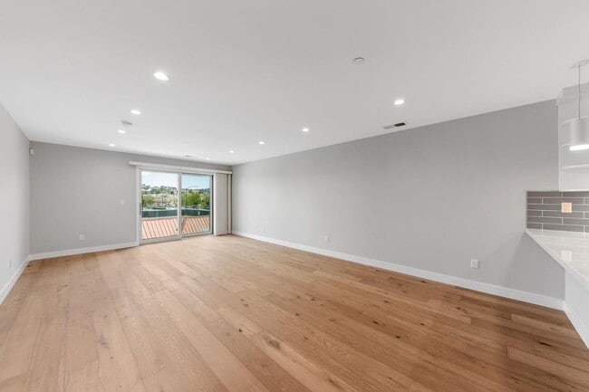 Building Photo - 30 Hermosa Ave