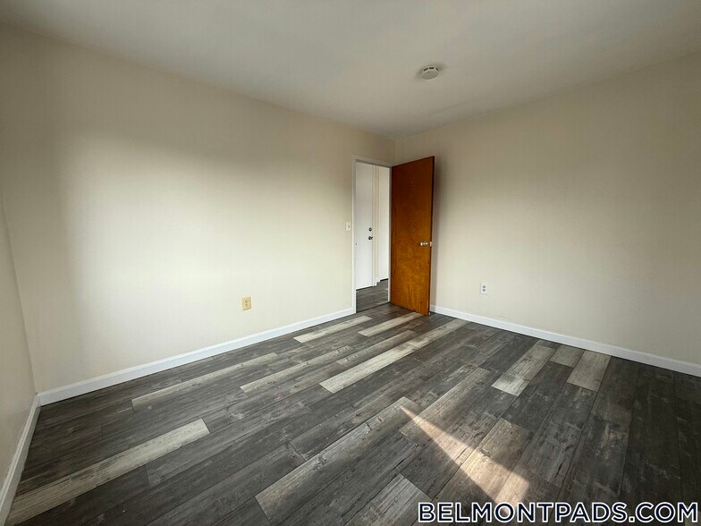 Building Photo - 125 Trapelo Rd
