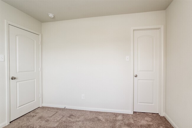 Building Photo - 27044 Leonardo Dr
