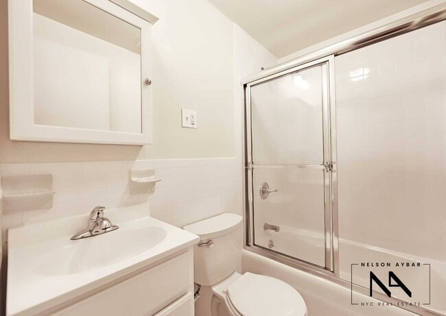 Building Photo - 845 President St