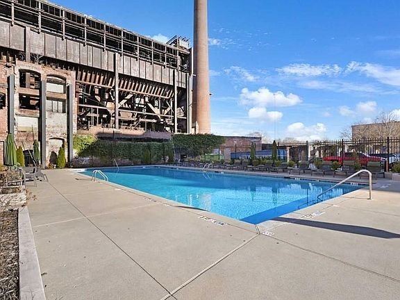 Building Photo - 170 Boulevard SE