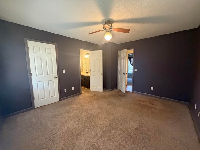 Building Photo - 720 Marigold St