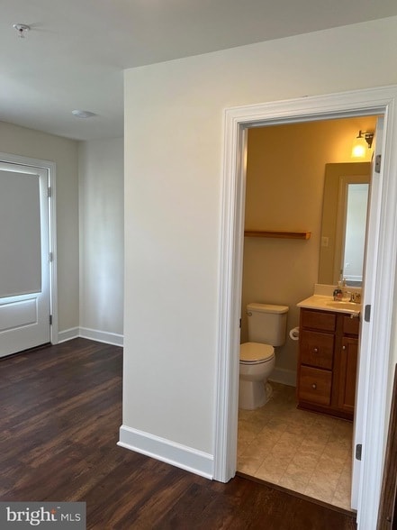 Building Photo - 3922 Rock Spring Dr