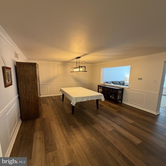 Building Photo - 3728 Swetland Dr