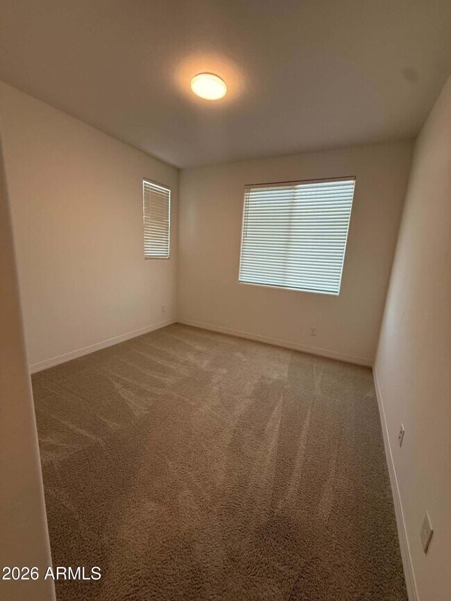 Building Photo - 5731 S Labelle