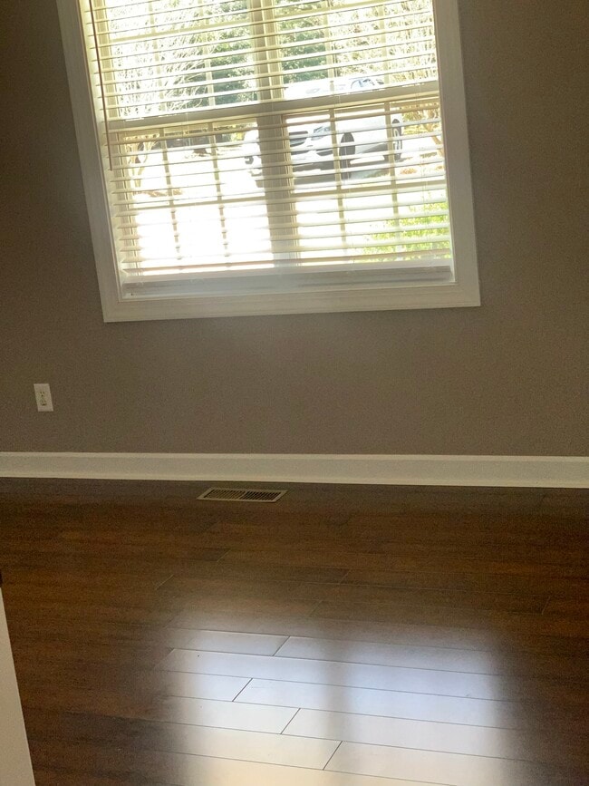 Building Photo - 15012 State Hwy 96