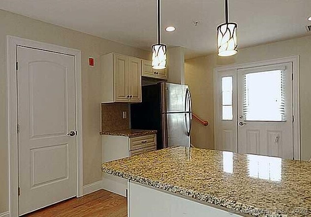 Building Photo - 390 Boston Neck Rd