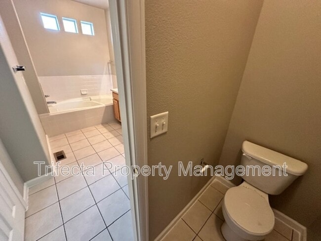 Building Photo - 2845 Willow Tree Ln
