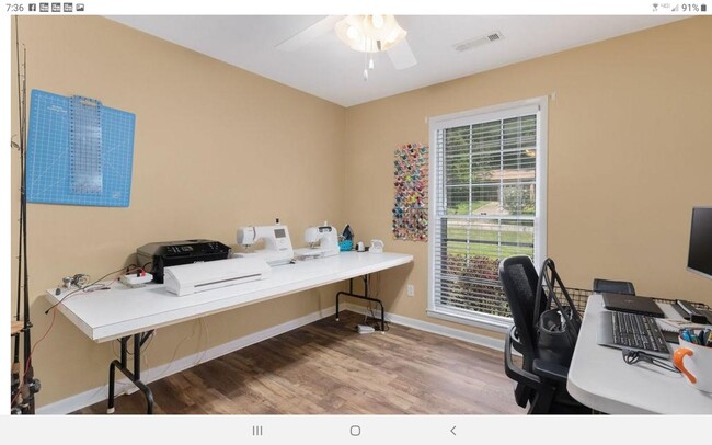 Building Photo - Family House Rental