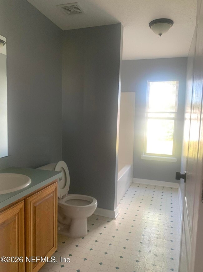 Building Photo - 1752 Glen Laurel Dr