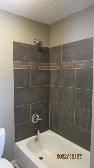 Bath - 2846 W Elm St
