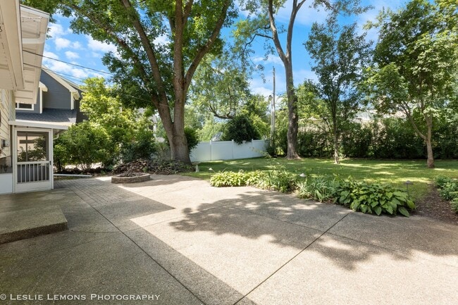 Building Photo - 541 Cypress Dr