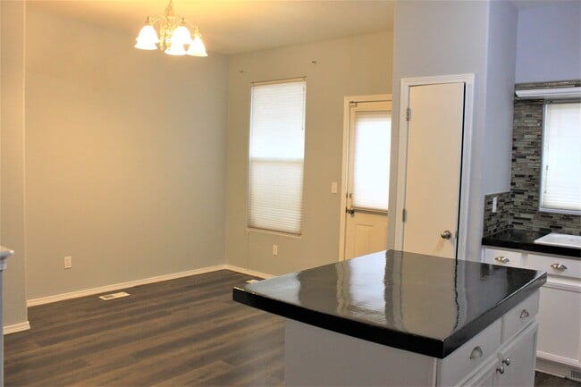 Building Photo - 10574 Country Park Point