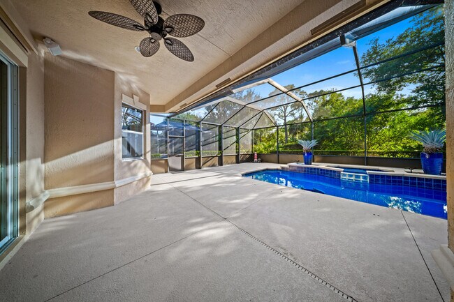 Building Photo - 7668 Greenbrier Cir