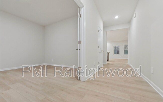 Building Photo - 540 Bridger Dr