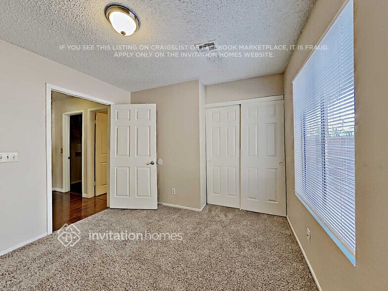 Building Photo - 914 Sparrow Ct