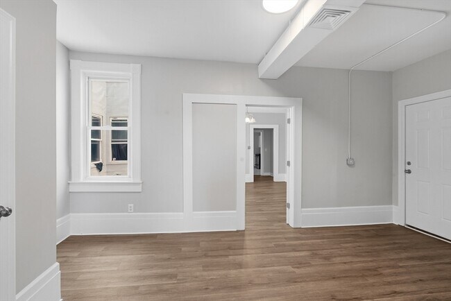Building Photo - 293 Clemente St