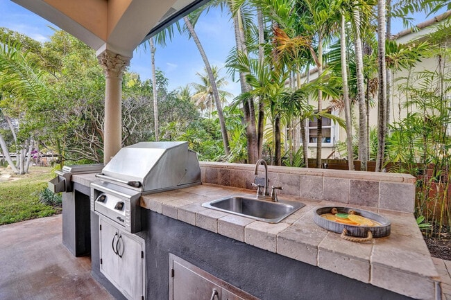 Building Photo - 2425 Fryer Point