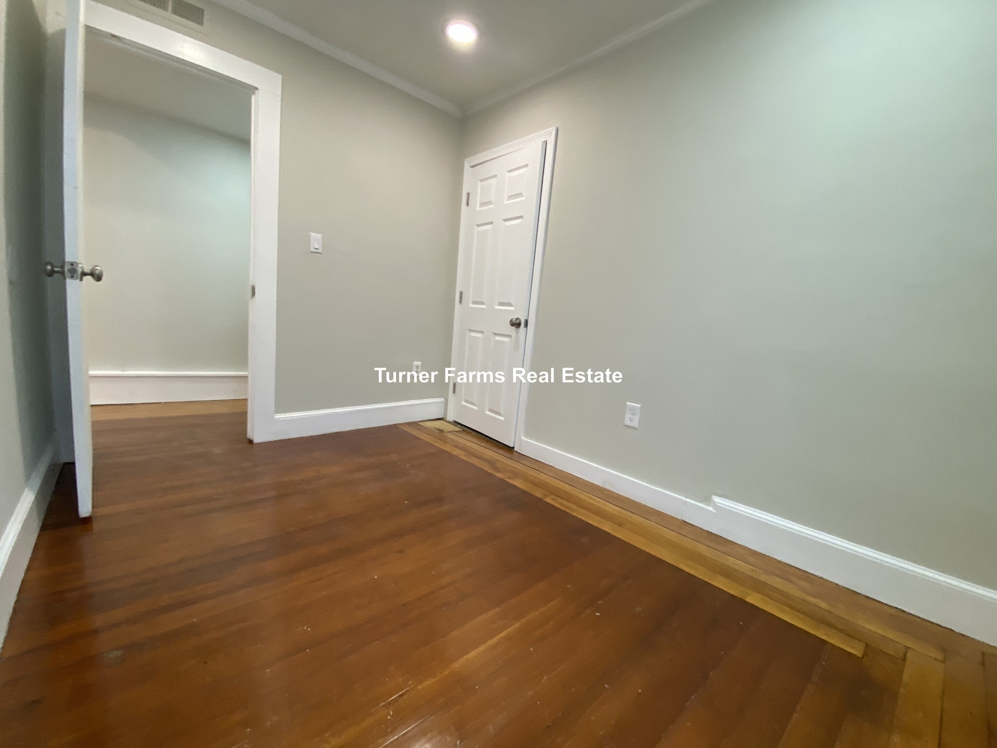 Building Photo - 35 Humphreys St