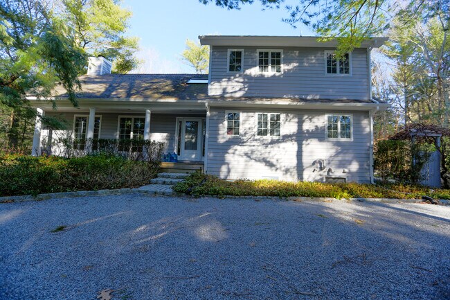 Building Photo - 17 Timber Ln