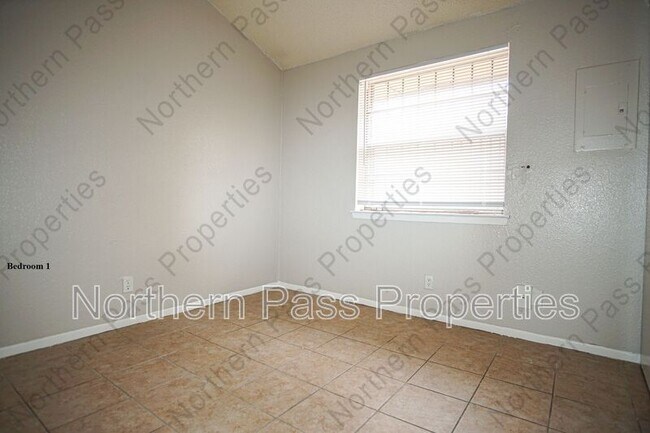Building Photo - 10007 Caribou Dr