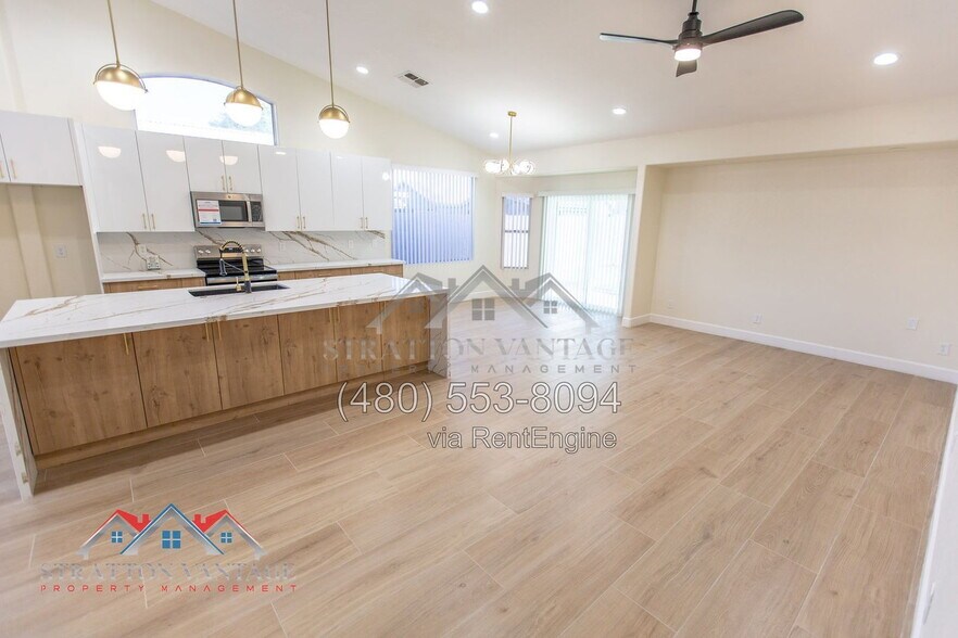 Building Photo - 201 W Smoke Tree Rd