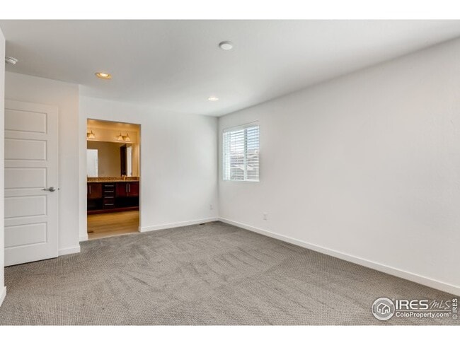 Building Photo - 14100 Mosaic Ave