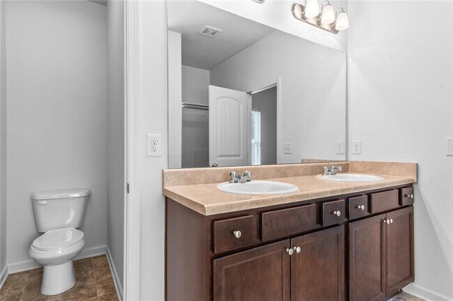 Building Photo - 1061 Blind Brook Cir