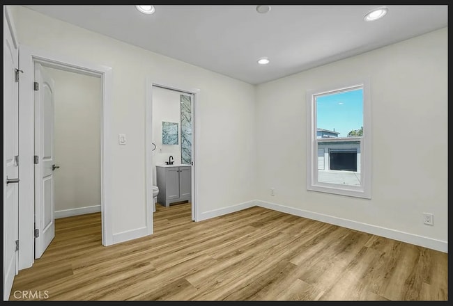 Building Photo - 200 N Willow Ave